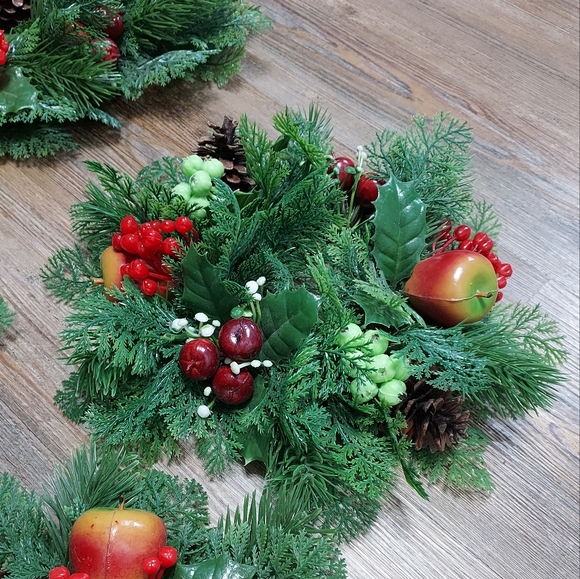 Vintage Plastic Christmas Candle Wreath Ring Set of 4 - Picture 2 of 6